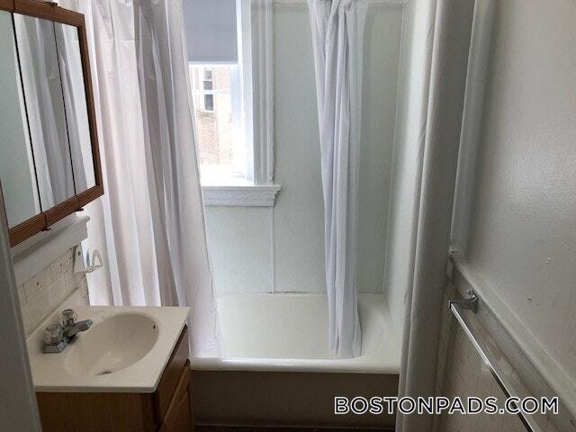 Building Photo - 1185 Boylston St