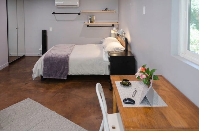 Building Photo - 22054 De La Guerra St