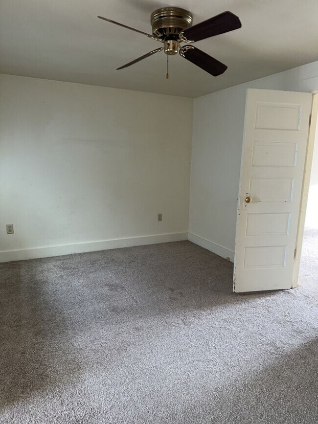 Building Photo - 6 bedroom, 3 bath near Downtown Bellingham!