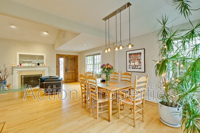 Building Photo - 714 Greer Rd