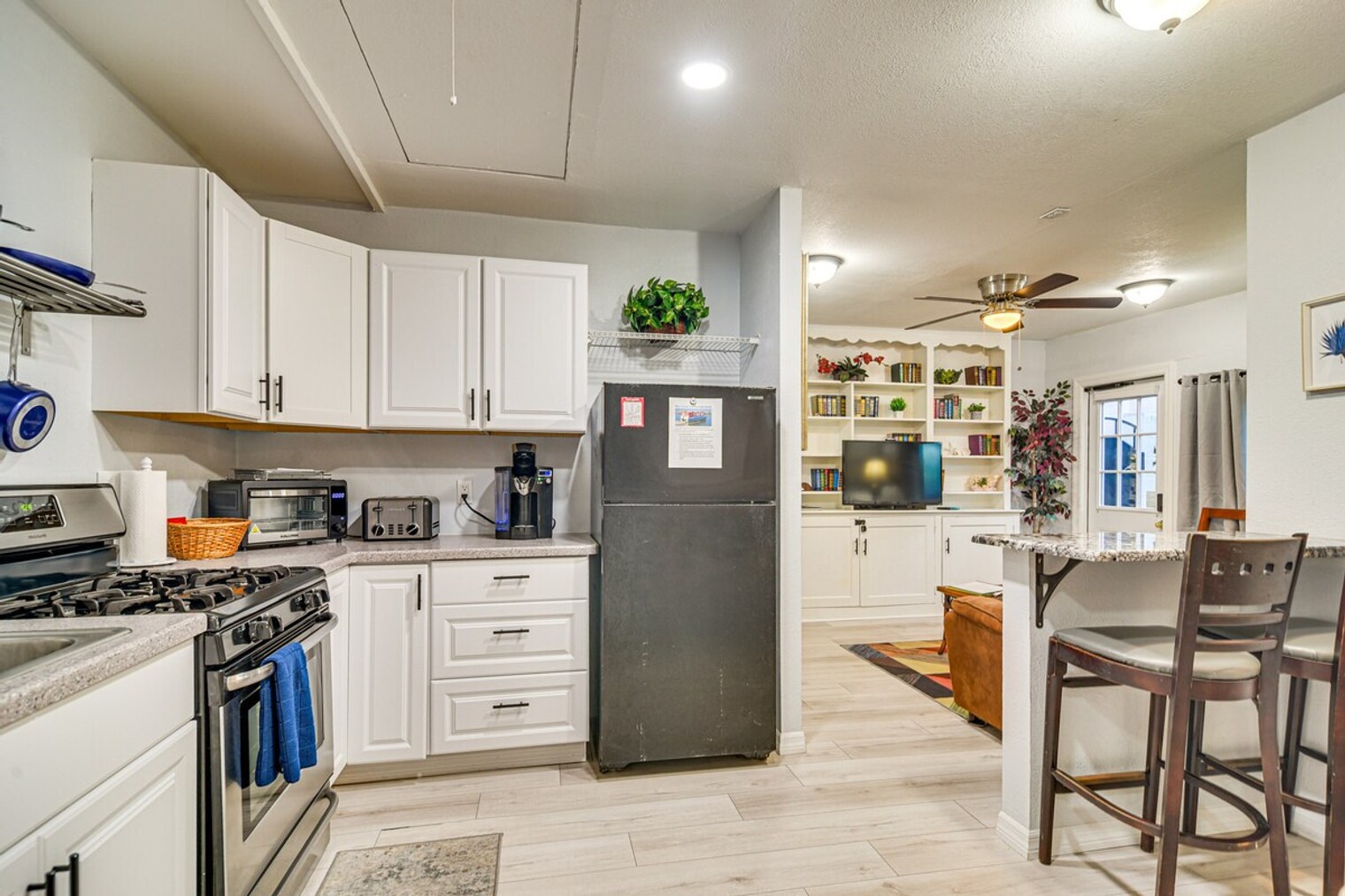 Building Photo - 1409 Maple St