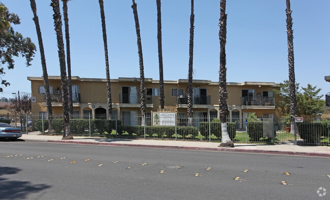 Building Photo - Lexington Palms