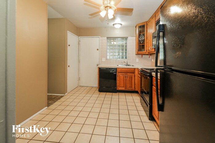 Building Photo - 665 Pimlico Dr