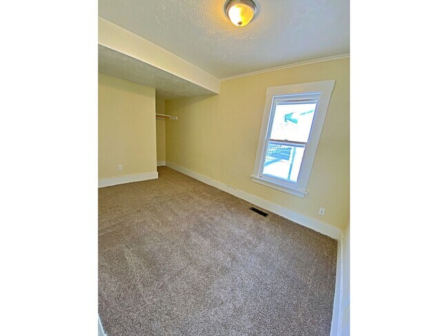 Building Photo - 4657 Camden Ave