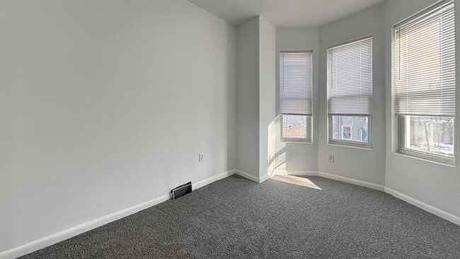 Building Photo - 3-Story Home in the Heart of Philly