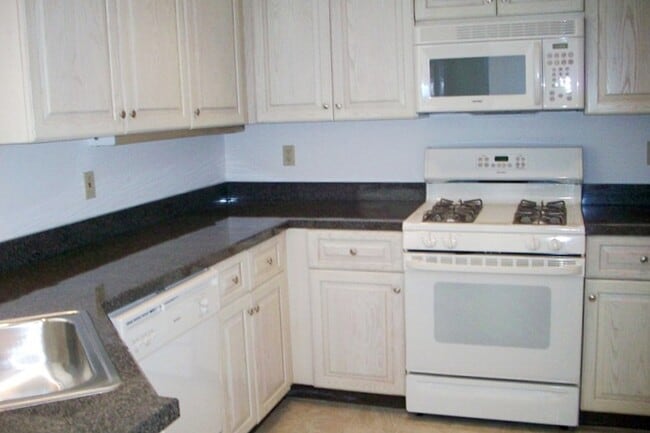 Building Photo - 517 Half Moon Bay Dr