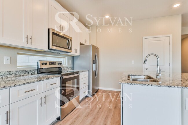 Building Photo - Enjoy this cozy home.