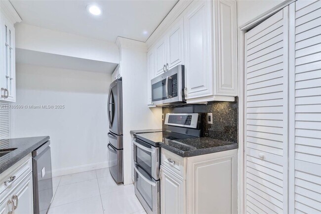 Building Photo - 4576 SW 139th Ct