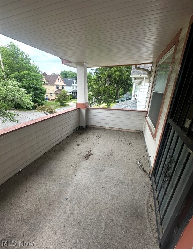 Building Photo - 3294 E 105th St