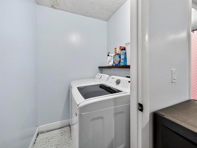 Building Photo - 8009 NW 71st Ct