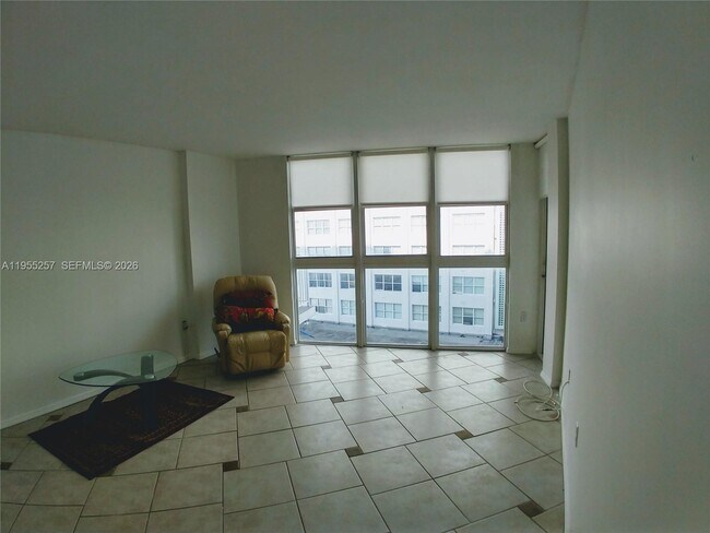 Building Photo - 1228 West Ave