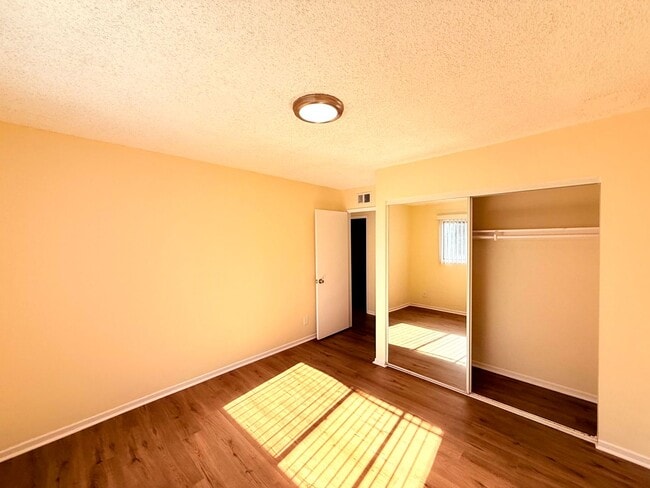 Building Photo - Beautiful Renovated Spacious 4 Bed - 2 Bath Home in West Hills