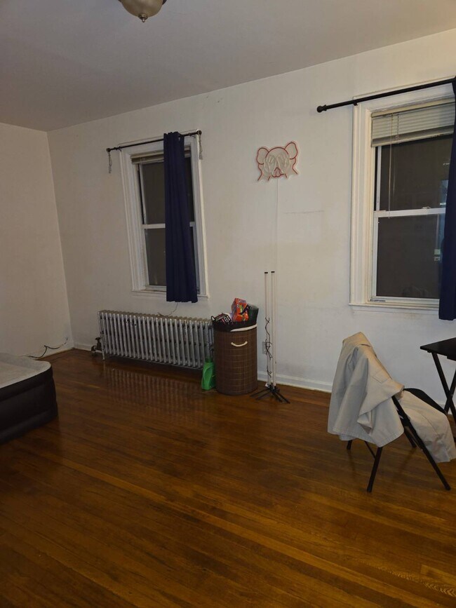 Building Photo - 36-40-40 Crescent St