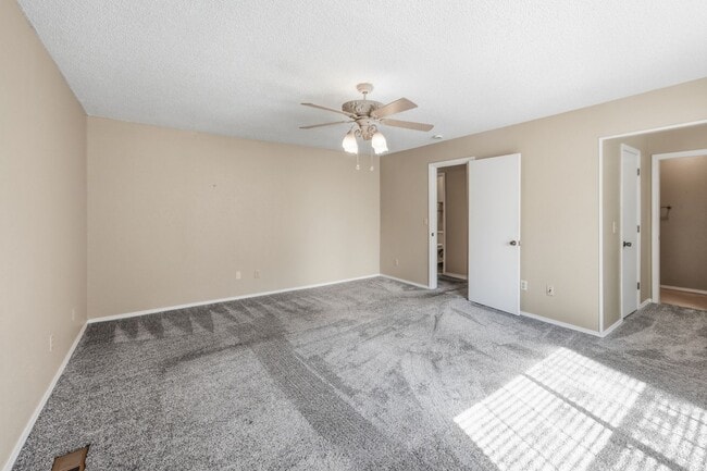 Building Photo - 7500 S Fern Ave