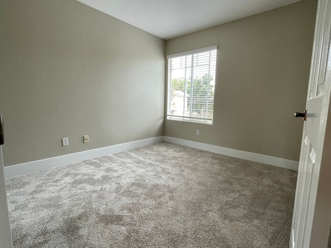 Building Photo - Del Mar Single Family Home- Just in Time for Summer!
