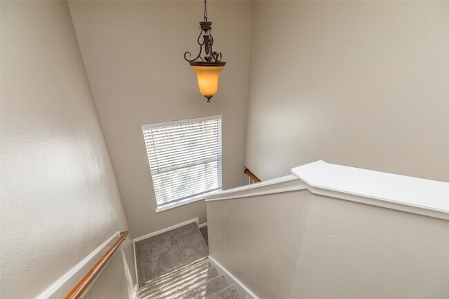 Building Photo - 13110 Mills River St