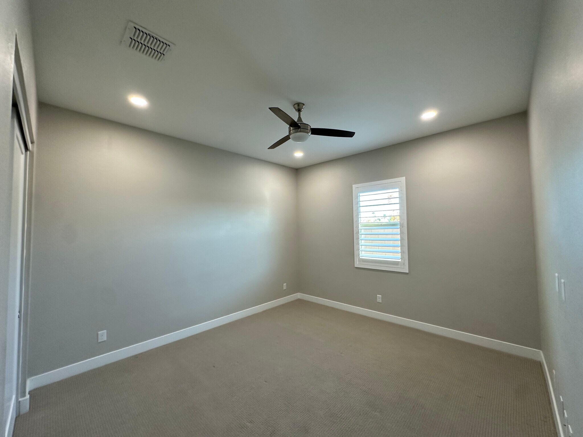 Building Photo - 1140 E Cherrywood Pl