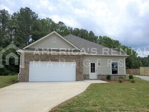 Building Photo - Home for Rent in Clanton, AL! Available to...