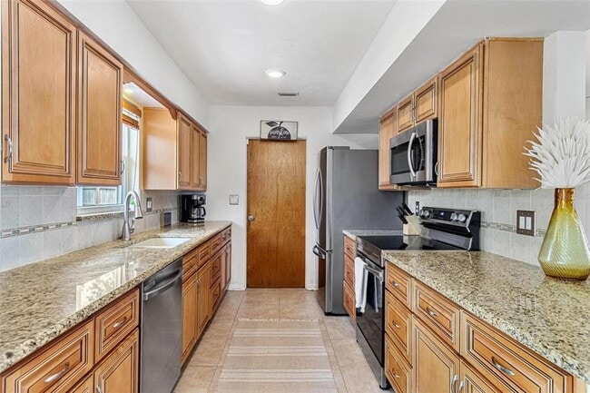 Building Photo - 6190 36th Ave N