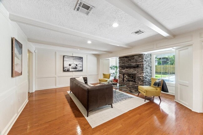 Building Photo - 3106 Redwood Lodge Dr
