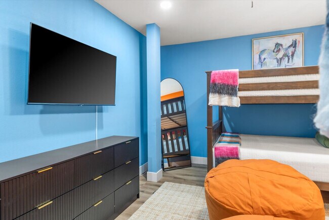 Building Photo - 7804 W Pershing Ave