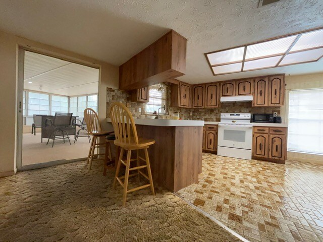 Building Photo - 7632 Lake Forest Cir