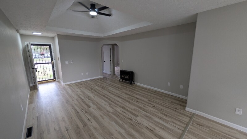 Building Photo - 2302 W Olive St