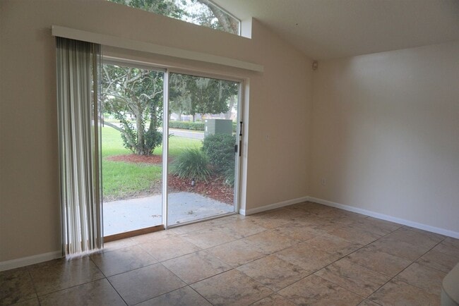 Building Photo - Weston Hills Gated Pool Community