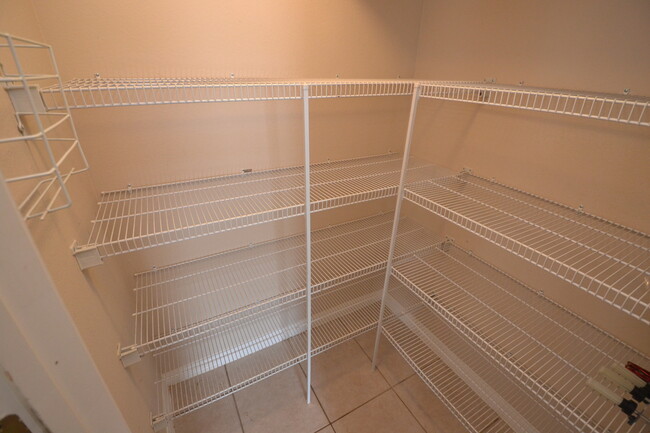 Building Photo - Gorgeous 4/3 Townhome in Oviedo ~ 2.5 Car ...