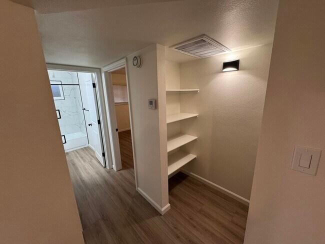 Building Photo - 2126 N Glenn Ave