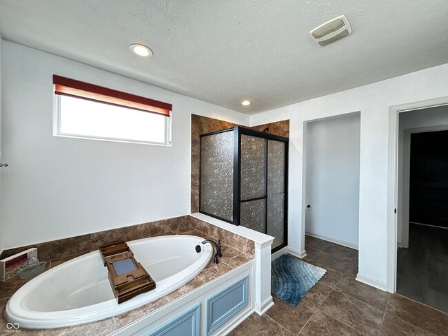 Building Photo - 12588 Hideout Dr