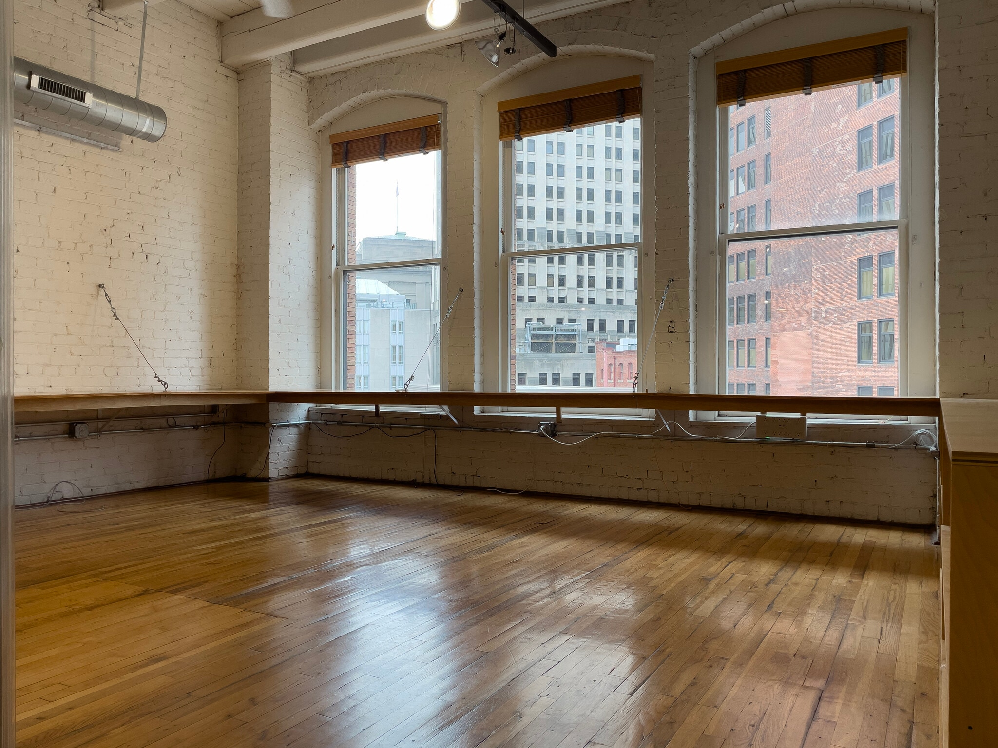 Building Photo - 945 Liberty Ave