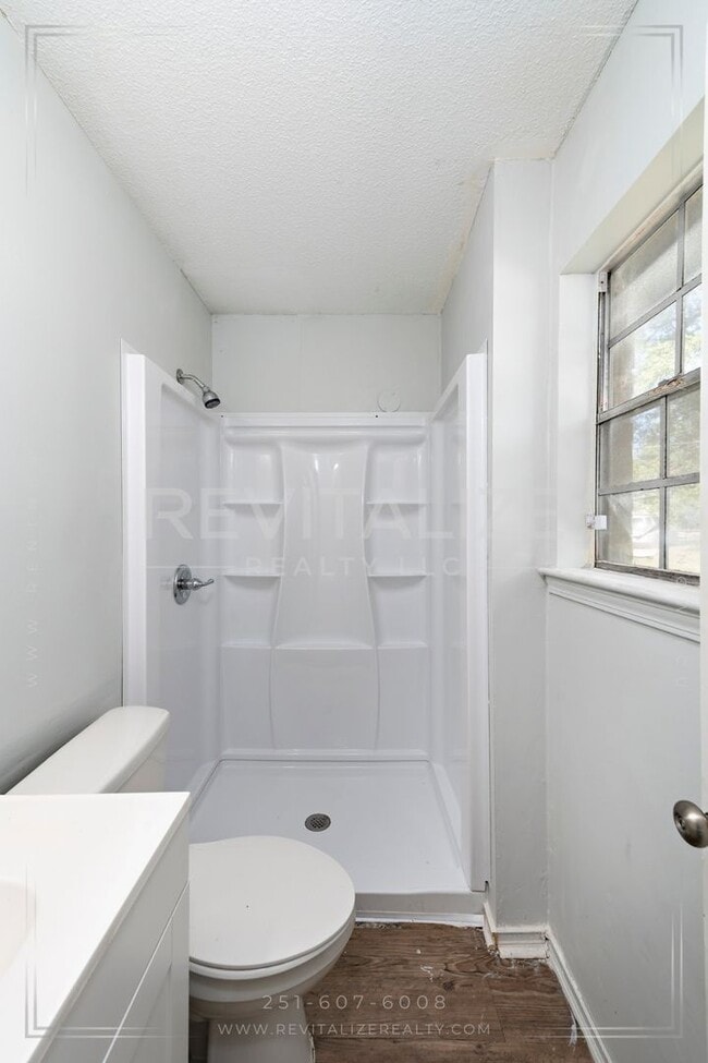 Building Photo - Updated 4 Bed 2 Bath Brick Home in West Mobile