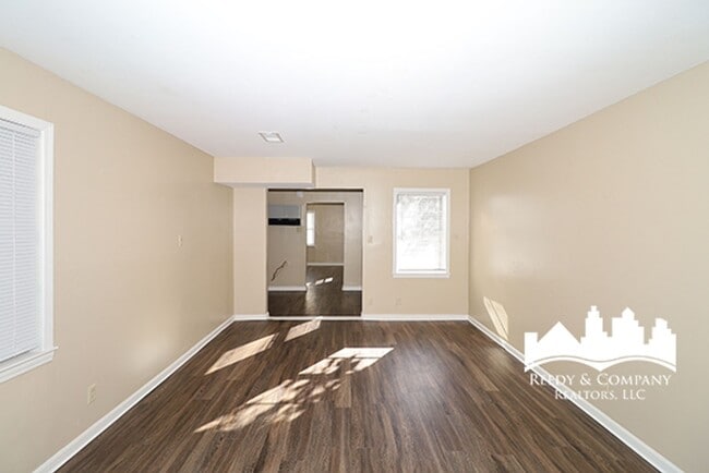 Building Photo - Gorgeous Two-Story White House with Bonus Room