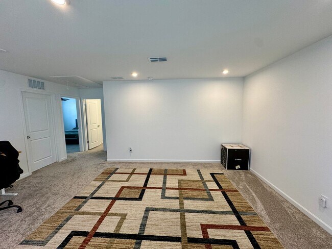 Building Photo - Beautiful 4BR/3BA Home in Parkside Crossing