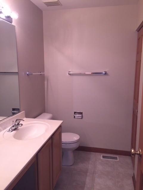 Building Photo - 2545 Oneida Ln