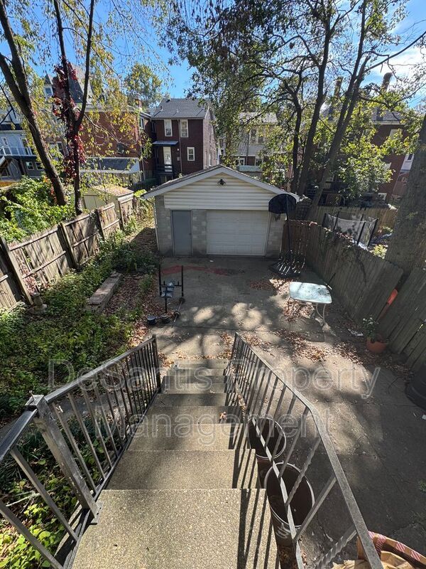 Building Photo - 6332 Phillips Ave