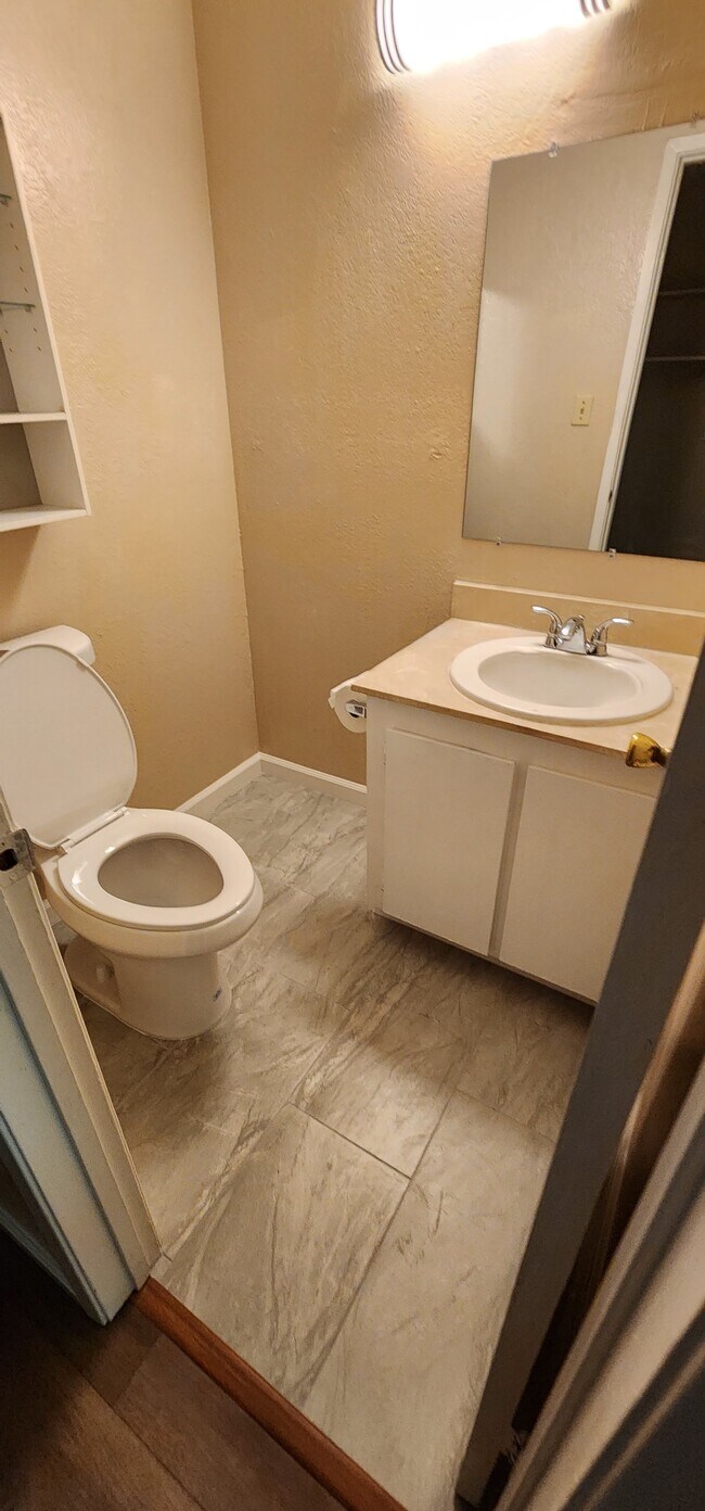 Building Photo - 574 Palmetto Dr