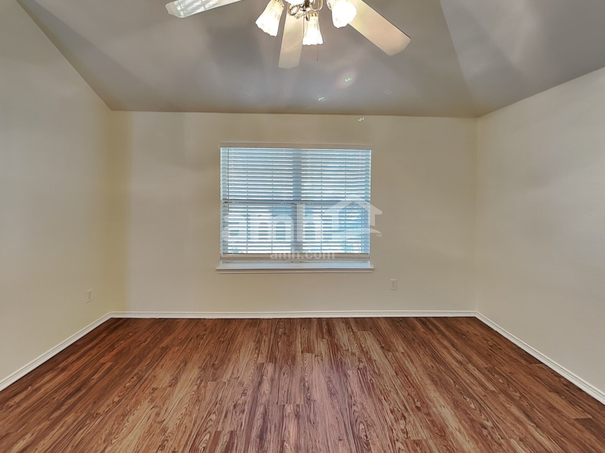 Building Photo - 432 Round Rock Rd