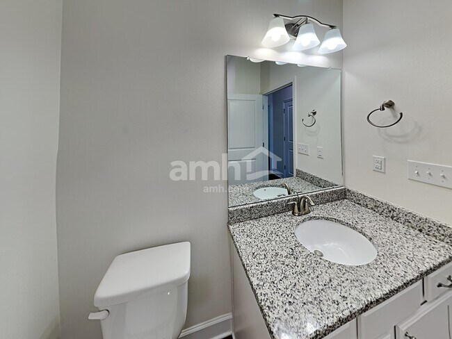 Building Photo - 307 Pine Terrace Dr