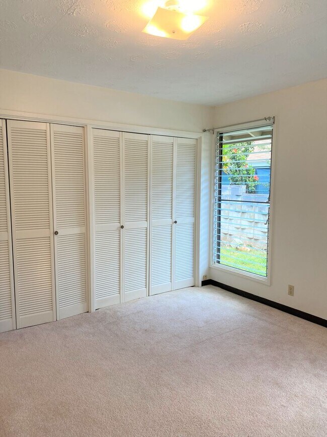 Building Photo - Manoa - Upgraded 3 Bedroom, 3 Bath Single Family Home with Enclosed Garage