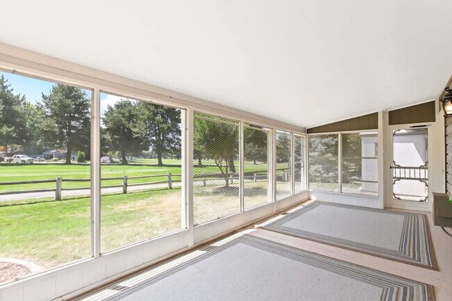 Building Photo - 1215 E Cerramar Ct