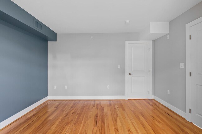 Building Photo - 1336 Belmont St NW