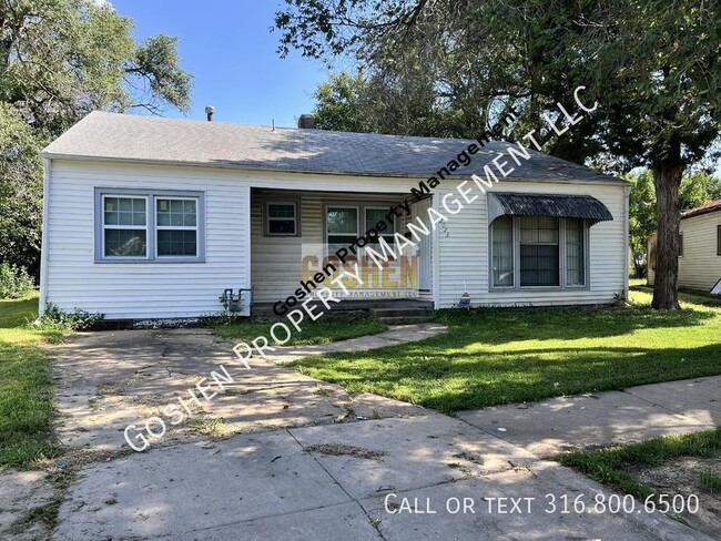 Primary Photo - Spacious 4 Bedroom 1 Bathroom Gem