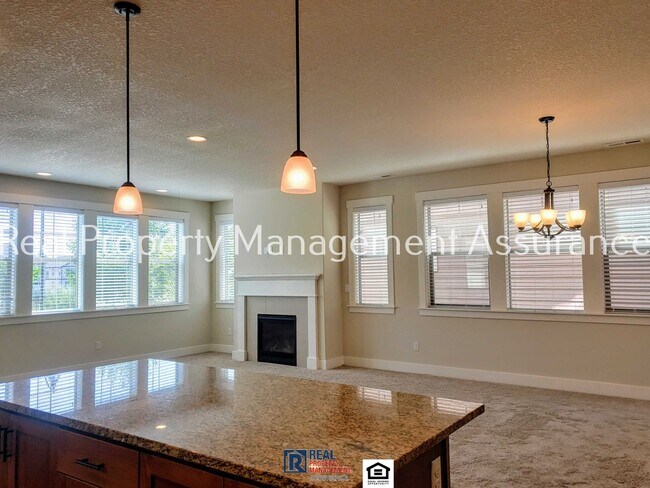 Building Photo - Charming 4 Bedroom!! Move In Ready!