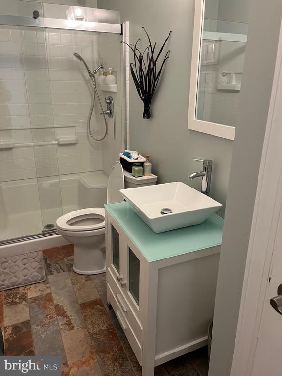 Building Photo - 23930 Brickhouse Farm Ln