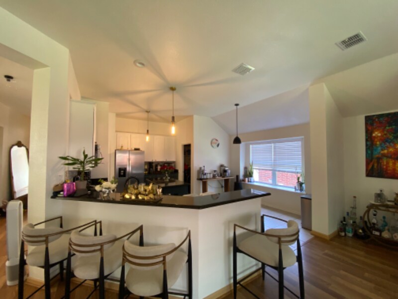 Building Photo - 1215 Heather Brook Dr