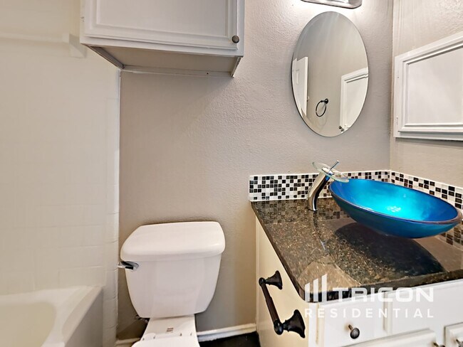 Building Photo - 6701 Silver Sage Dr