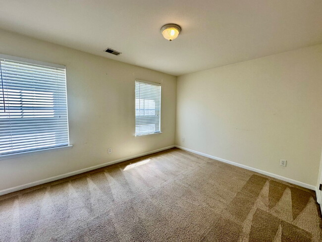 Building Photo - Bluffton Park Home Across from the Park wi...