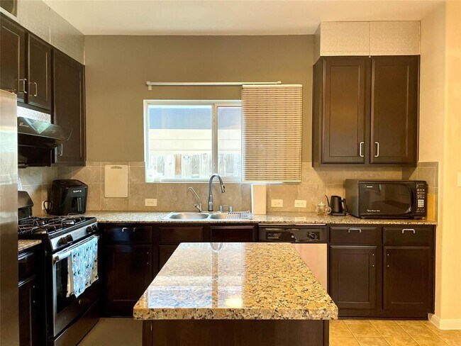 Building Photo - 14574 Empanada Dr